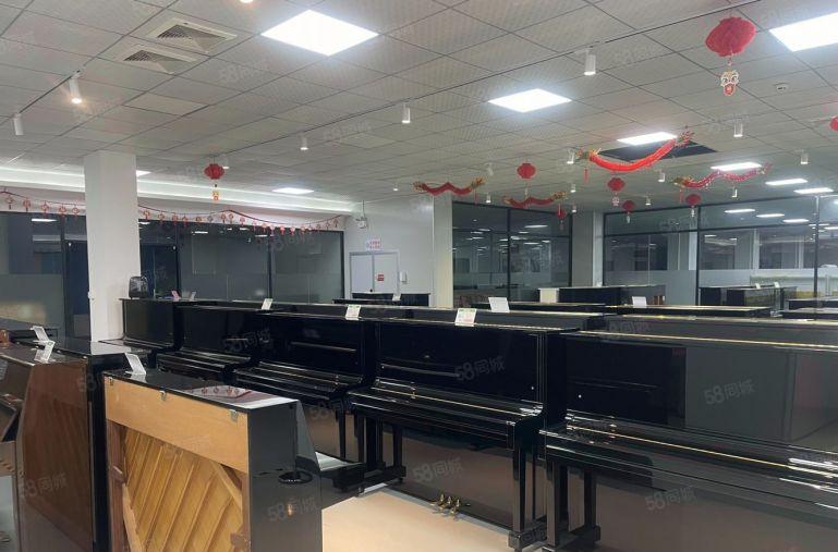 厚街汀山一手房东厂房2楼1650平方，现成装修，工业用地