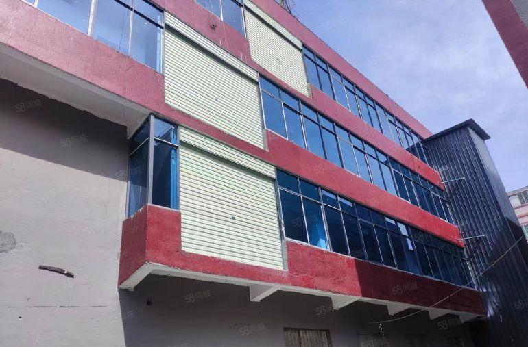 厚街镇新出原房东独门独院标准厂房出租，大小可以分租