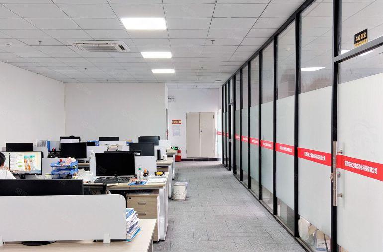 东莞厚街镇楼上厂房出租，无需装修，水电齐全，新厂房，停车方便