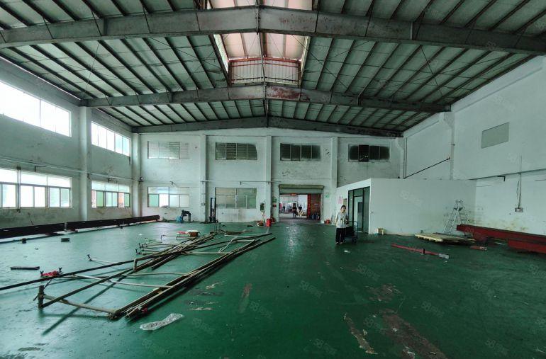 独门砖墙到顶厂房出租，2部行吊，格局方正实用，重工业