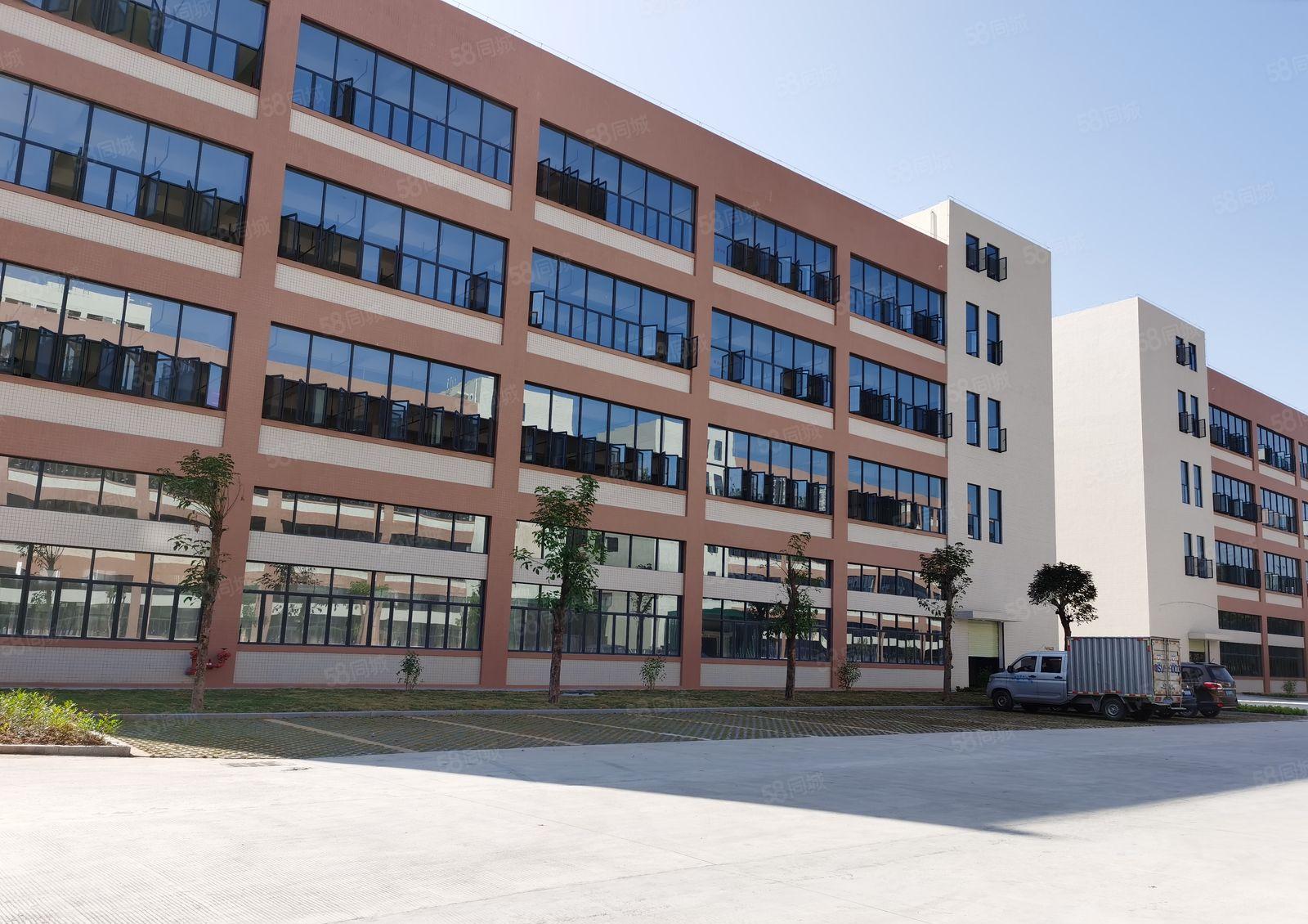 厂房出租 全新，每栋10800平米紧邻深圳共4万平米