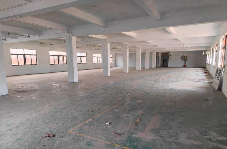 塘下高速出口附近小独院厂房出租，独立办公楼和宿舍！可分层出租