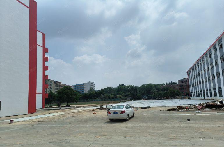 塘厦莲湖厂房仓库42000平出租可分租，空地8000平