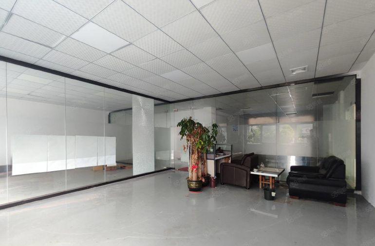 塘厦石鼓新空出2层现成装修标准厂房，单层面积1200平可分租