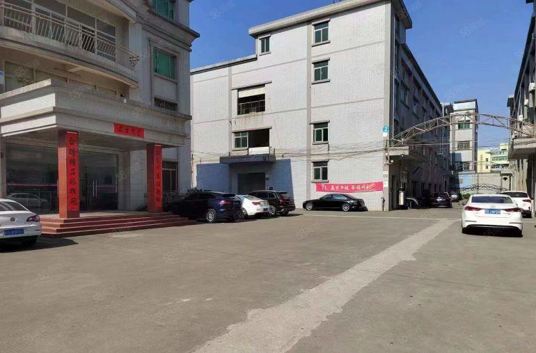 莲湖标准厂房二楼730平现成装修办公室全新地坪漆位置优越