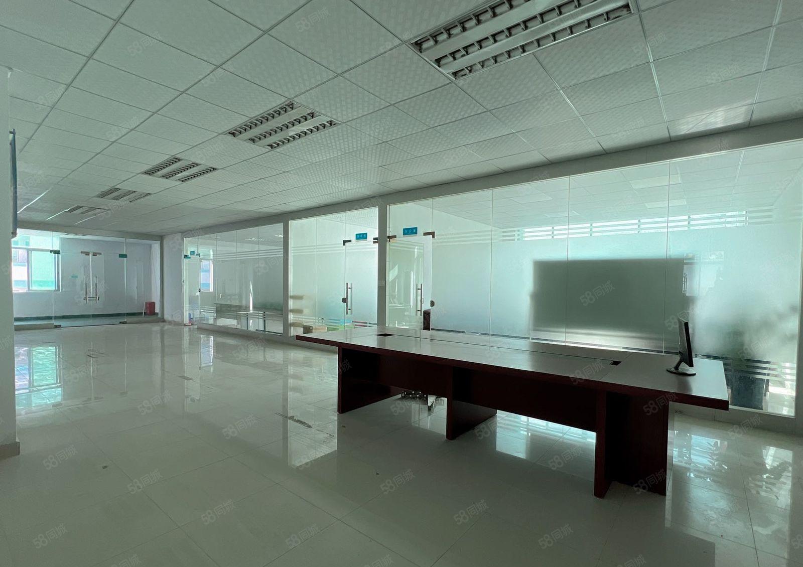 出租全新标准厂房楼上空出1300平方，现成水电装修，易招工