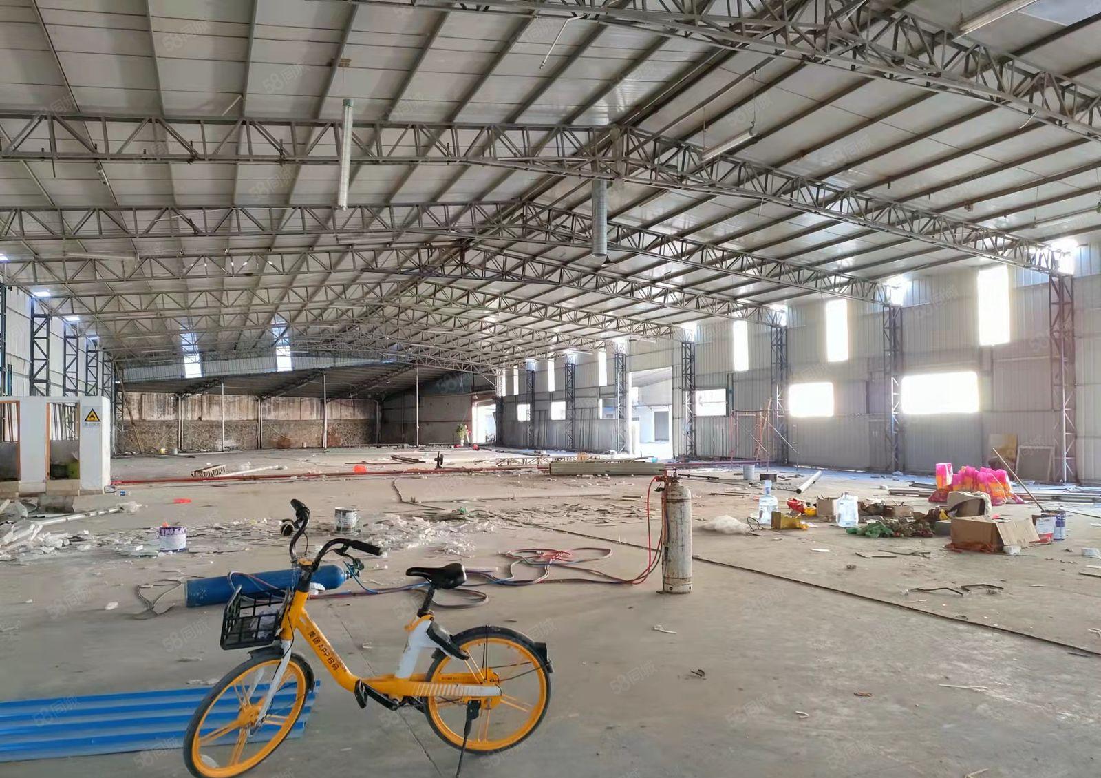 塘厦平山一楼6米高钢构无柱子厂房仓库实际面积出租，路边空地大