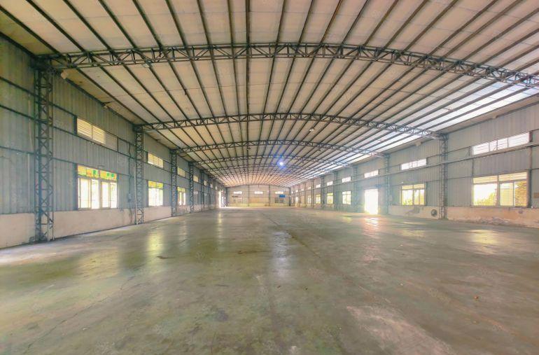 塘厦镇小独院厂房，钢构3100平方出租，价格15元，高度7米