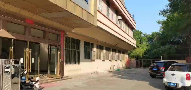 塘厦科苑城小独院二层2500平，空地大，带豪华精装修办公室。