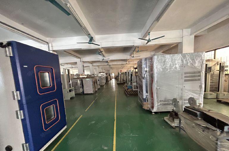 塘厦莲湖原房东直租标准3楼900平，现成地坪漆装修，水电齐全