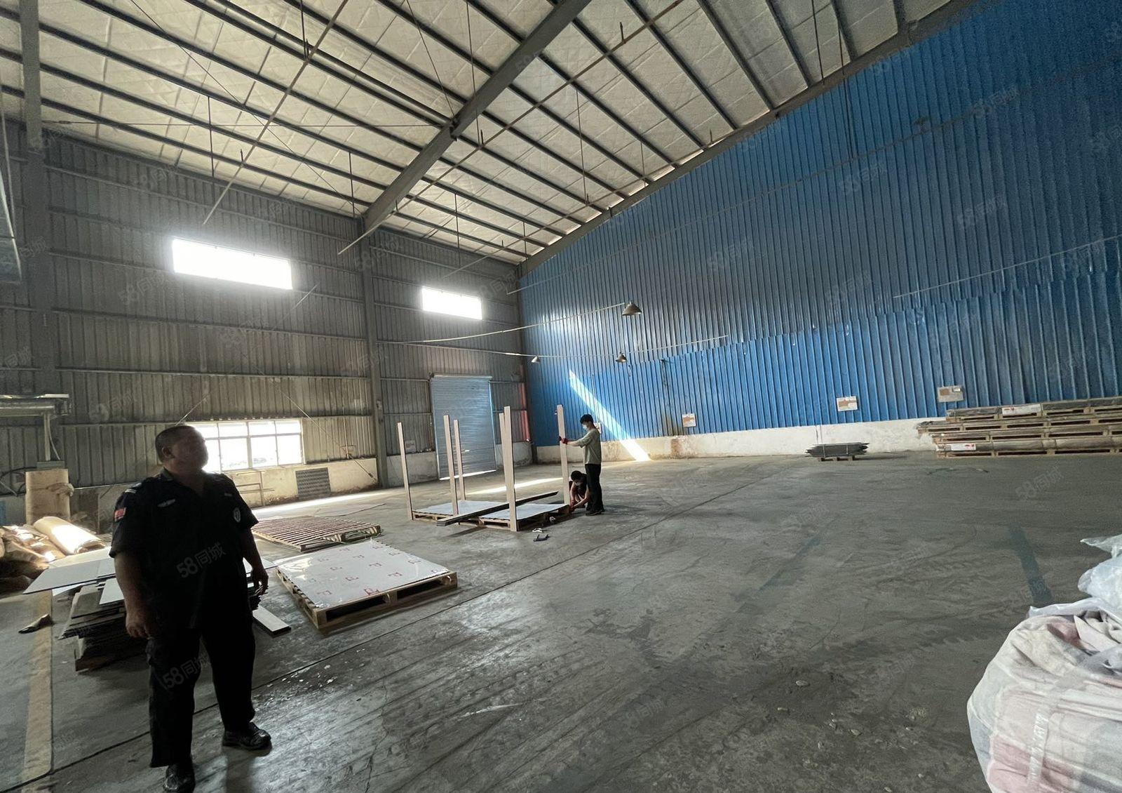 塘厦高速口滴水12米钢构厂房600平实际面积出租，空地超大！