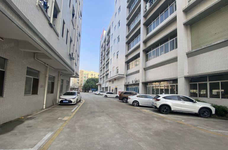 带牛角航吊！！业主厂房出租桥陇工业园靠近凤岗一楼1560平