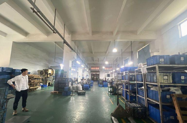 塘厦平山原房东直租标准1楼1400平方，高度6米，带有牛角！