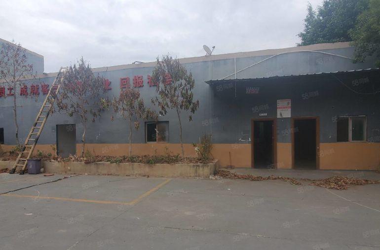 塘厦独门独院厂房2200平 现成精装办公室