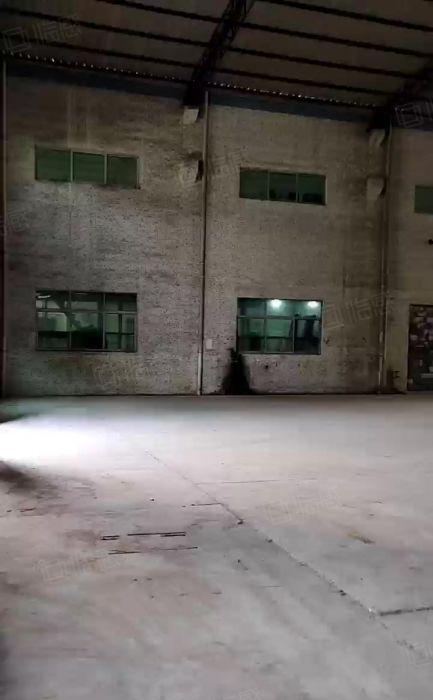 15米高单一层厂房出租，中间无柱子1100平方实际面积