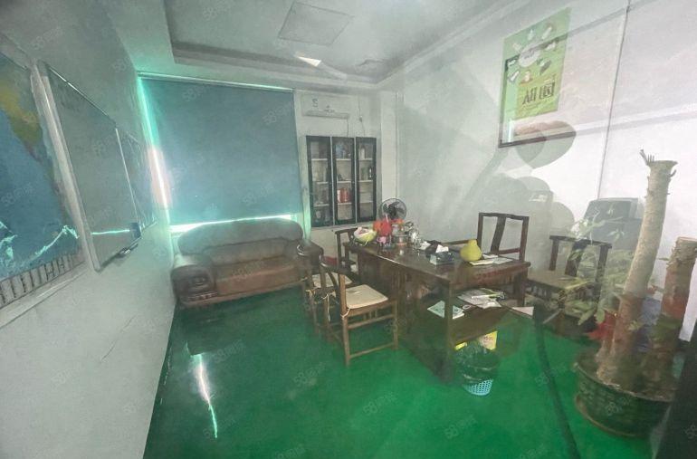 塘厦新出无尘车间780平方，现成装修，适合电子贴片蓝牙耳机等