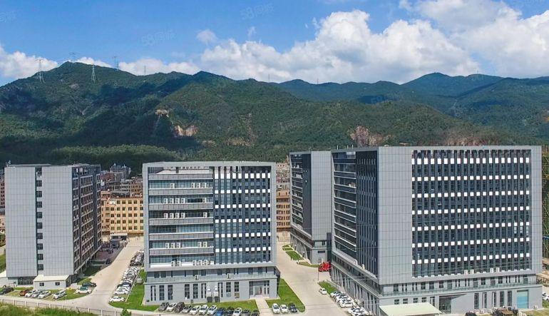 免租期2个月起，石鼓原房东楼上每层2000平米出租，行业不限