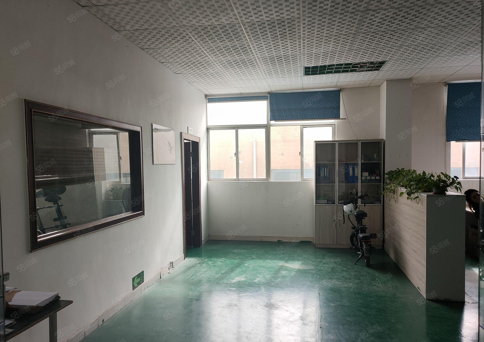 塘厦镇中心地段楼上厂房出租，好招工。