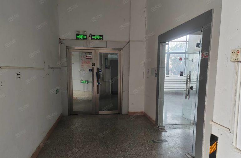 精装修标准厂房2楼1800平方米零公摊实际面积出租13元平