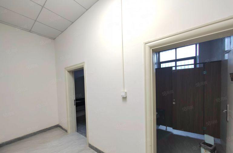 塘厦镇原房东一楼1500平米厂房出租，层高7米，带牛角