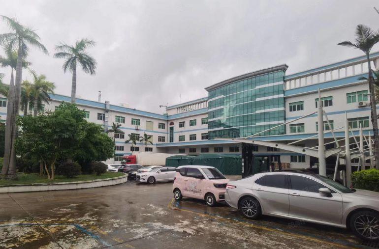 塘厦大坪靠观澜新出楼上6000平带装修厂房仓库出租，大小分租