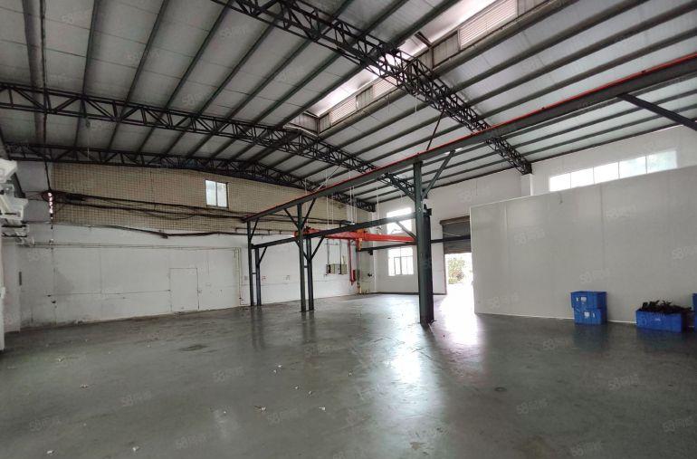 独门砖墙到顶厂房出租，2部行吊，格局方正实用，重工业