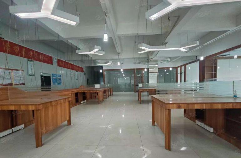 塘厦原房东楼上900平精装修厂房出租 形象好五金电商电子仓库