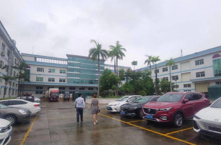 塘厦大坪靠观澜新出楼上6000平带装修厂房仓库出租，大小分租