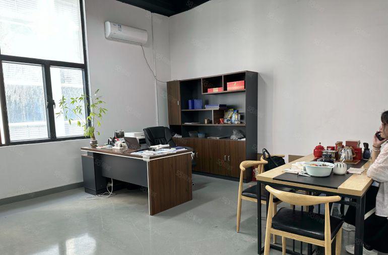 便宜甩租塘厦科苑城楼上一整层1000平带装修实际面积厂房出租