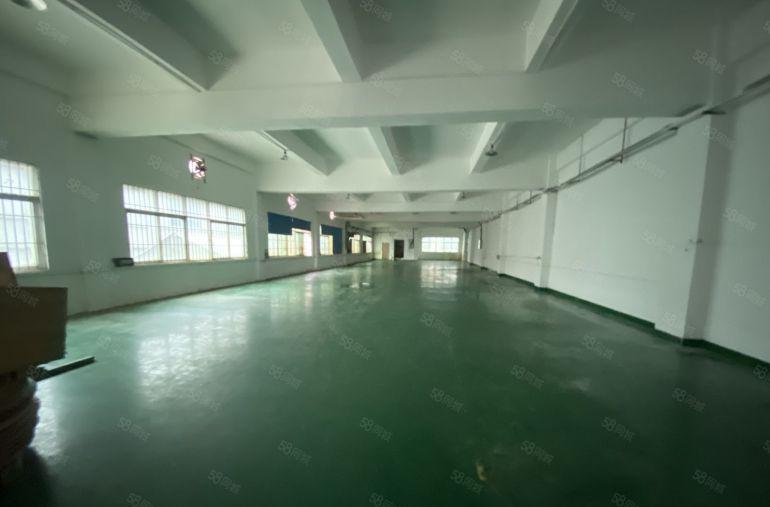 塘厦莲湖新出标准2楼750平方，现成办公室精装修，水电齐全！