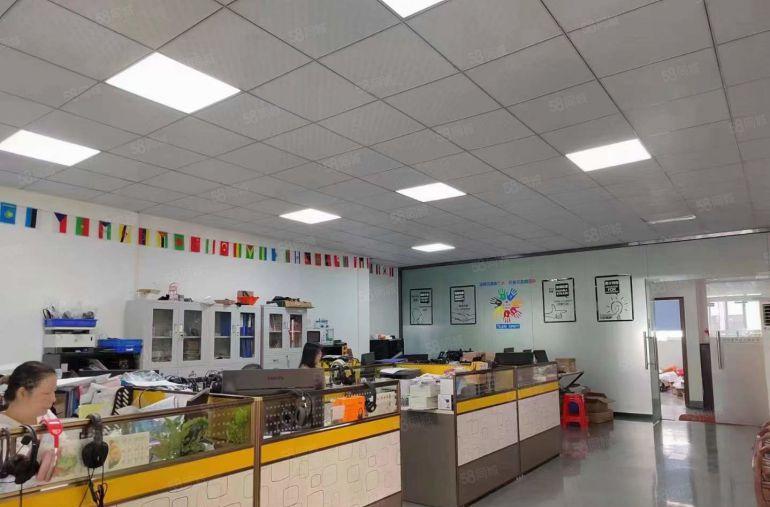 塘厦新空原房东楼上带喷淋厂房1500平，精装修0公摊低价出租