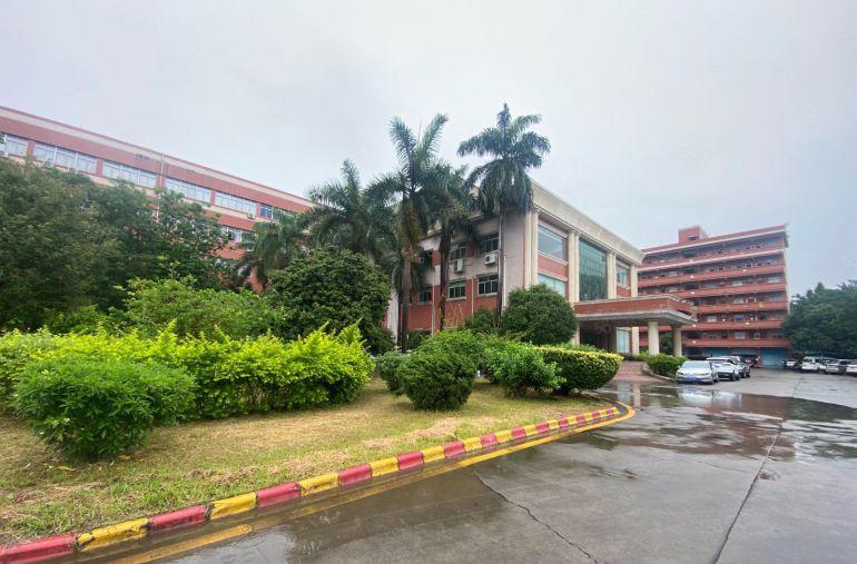 空出，0公摊一楼696平方带现成装修，