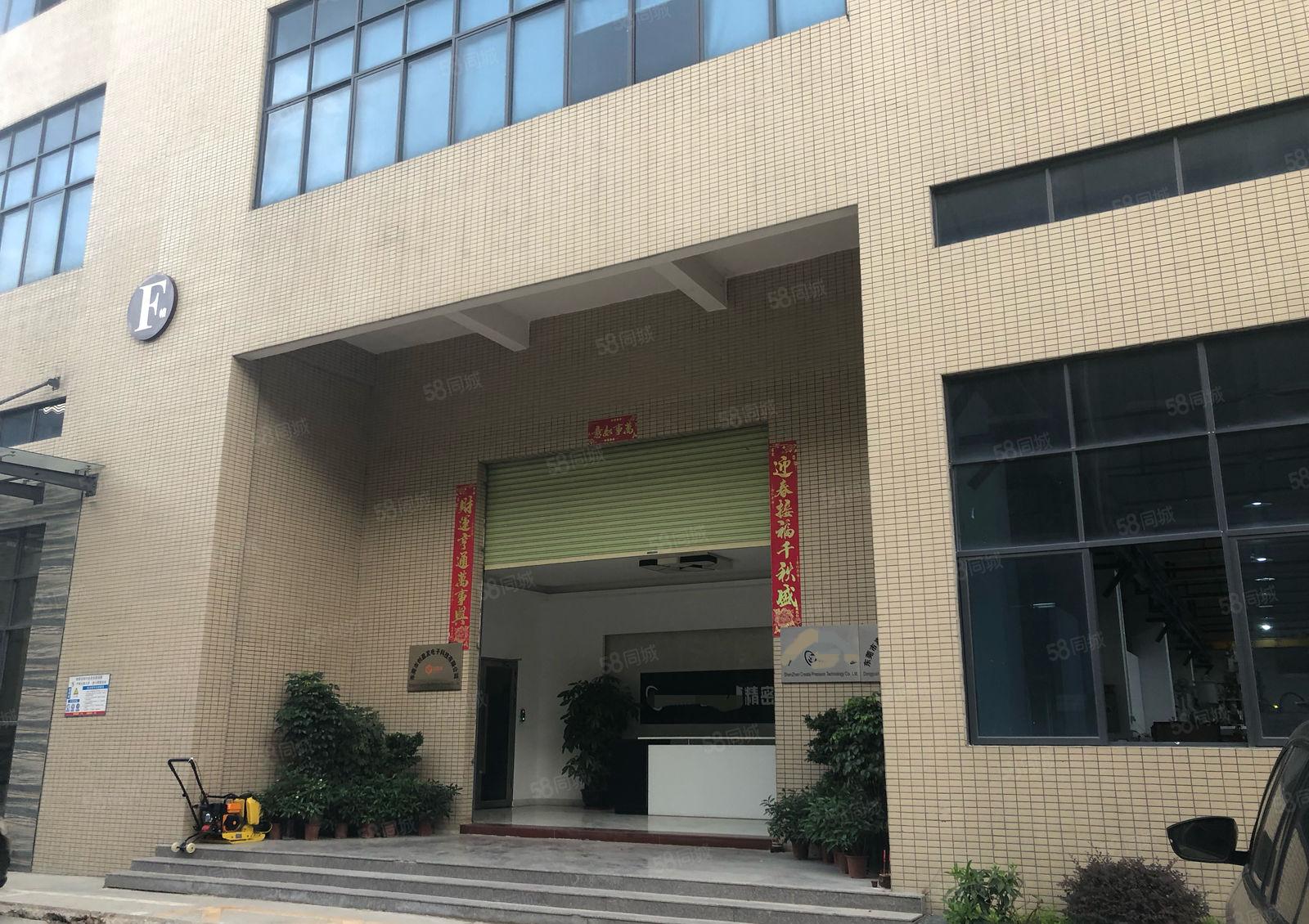 塘厦邻深高速口红本一楼3000平仓库厂房低价出租，有现成行车