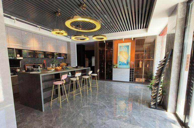 塘厦林村清溪交界处楼上2980平厂房电商仓库出租，现成精装修