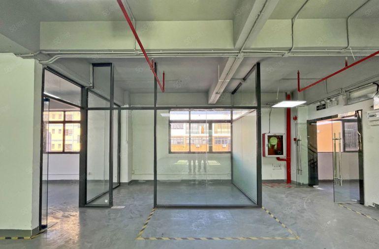 塘厦石潭布空出2楼半层300平方 带办公室和仓库 电梯口 非