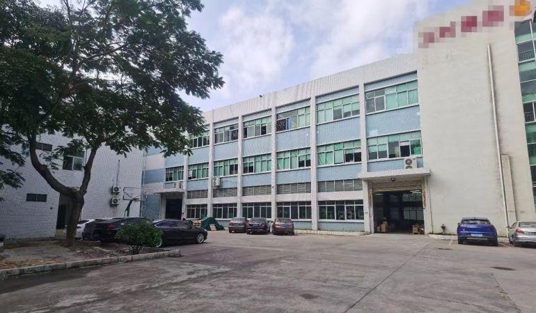 塘厦高速口大坪新出楼上2000平带装修厂房仓库出租，水电齐全