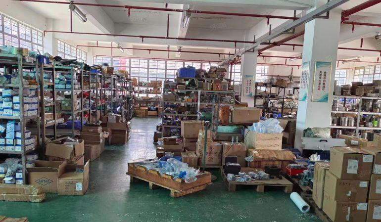 设备首先塘厦独栋厂房2800平方2000平方空地低价出租