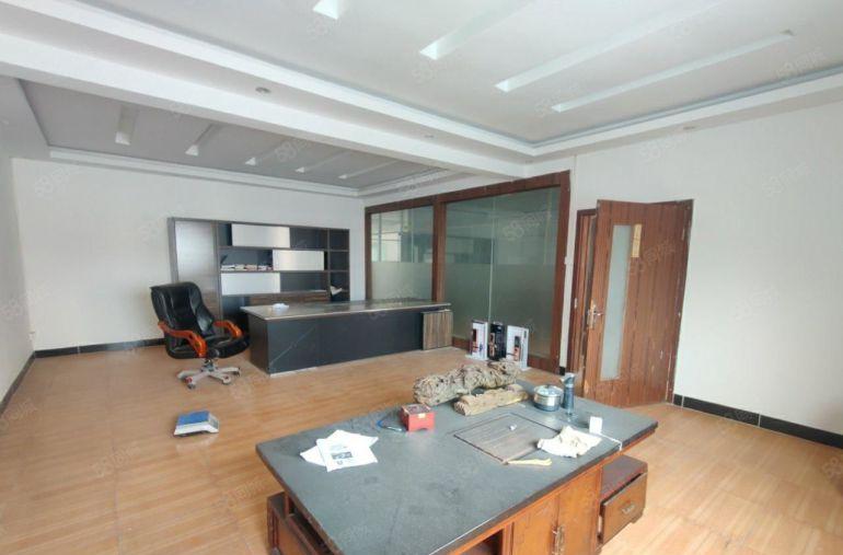 塘厦林村园区厂房出租，实际面积1100平带木地板装修无转让费