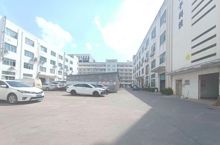 塘厦原房东工业园二楼980平出租，有装修水电，不限制行业