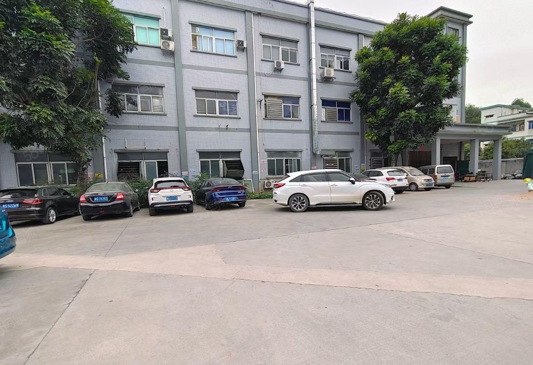 塘厦镇莲湖新出一楼700平米标准厂房出租