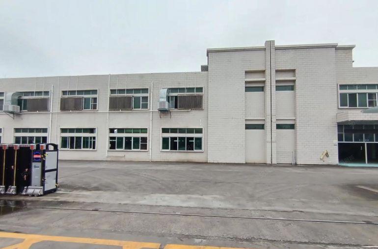 两层厂房出租，一楼6米带牛角，塘厦镇独门独院，花园式厂房出租