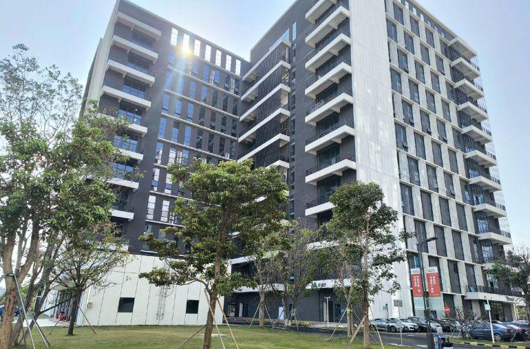 塘厦原房东一二楼各2000平精装修厂房仓库大小分租，水电齐全