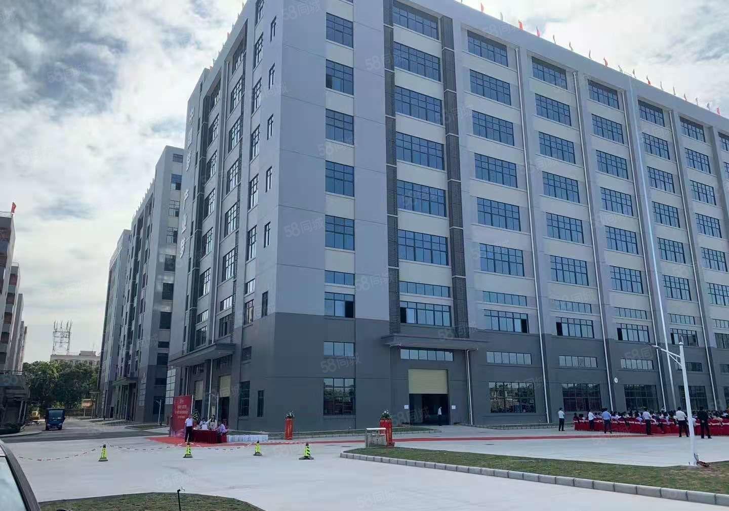 塘厦高速口新出红本重工业60000平厂房仓库出租，大小可分租