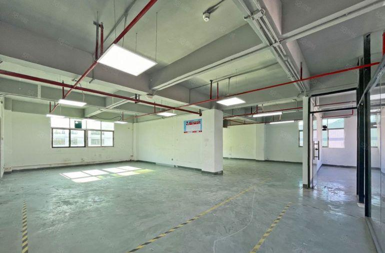 塘厦石潭布空出2楼半层300平方 带办公室和仓库 电梯口 非