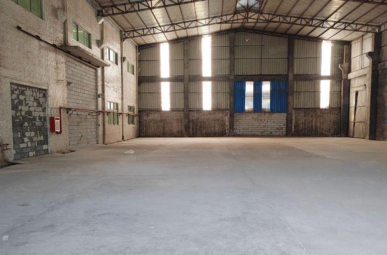 15米高单一层厂房出租，中间无柱子1100平方实际面积
