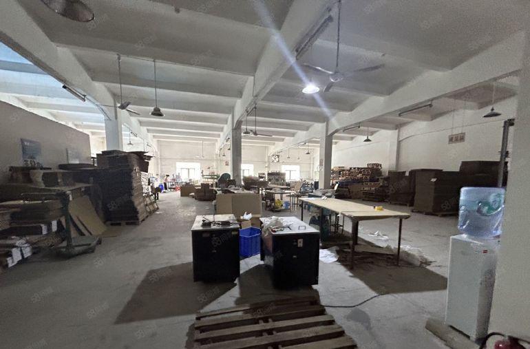 塘厦科苑城独院标准2楼1100平方，主线到车间，水电齐全！