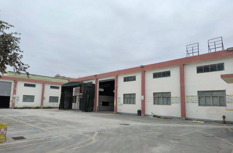 塘厦高速口独院钢构5000平厂房仓库出租，滴水8米水电齐全。