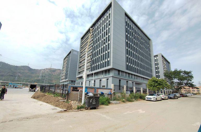 免租期2个月起，石鼓原房东楼上每层2000平米出租，行业不限