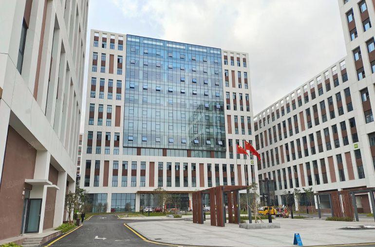 一手业主10元一平起租，茶山原房东5220平整层厂房出租