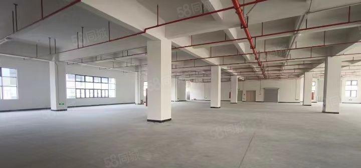 寮步华南城2楼2000平方厂房出租，高度5米3吨货梯